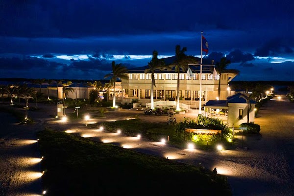 Mahogany Bay Resort & Beach Club, Curio Collection by Hilton