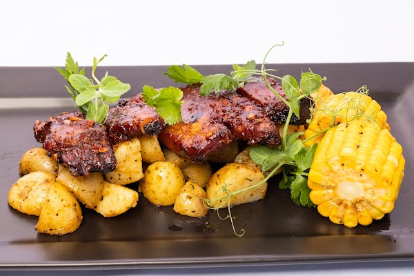 SKYE Rooftop Bar and Restaurant 5