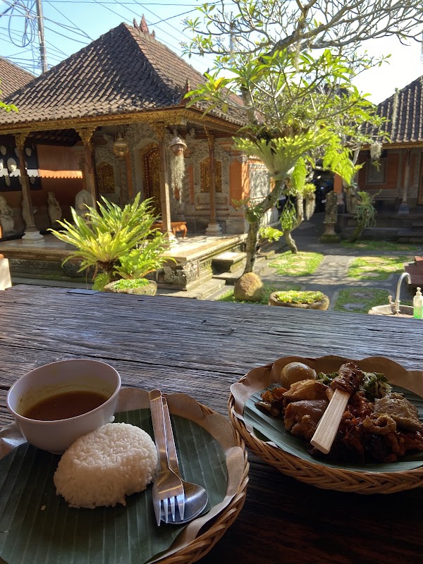 Nasi Ayam Kedewatan Ibu Mangku - Ubud (Pusat) 3