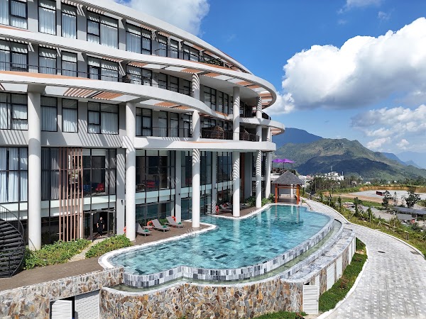 Lady Hill Sapa Resort