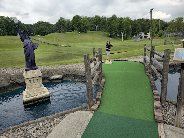 Four Seasons Golf & Ski Center 2