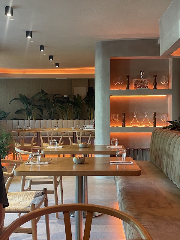 Cafe Mome