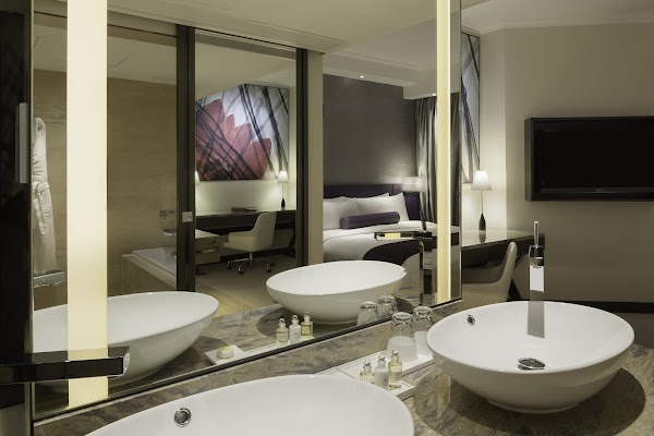 Gateway Hotel, Hong Kong 4