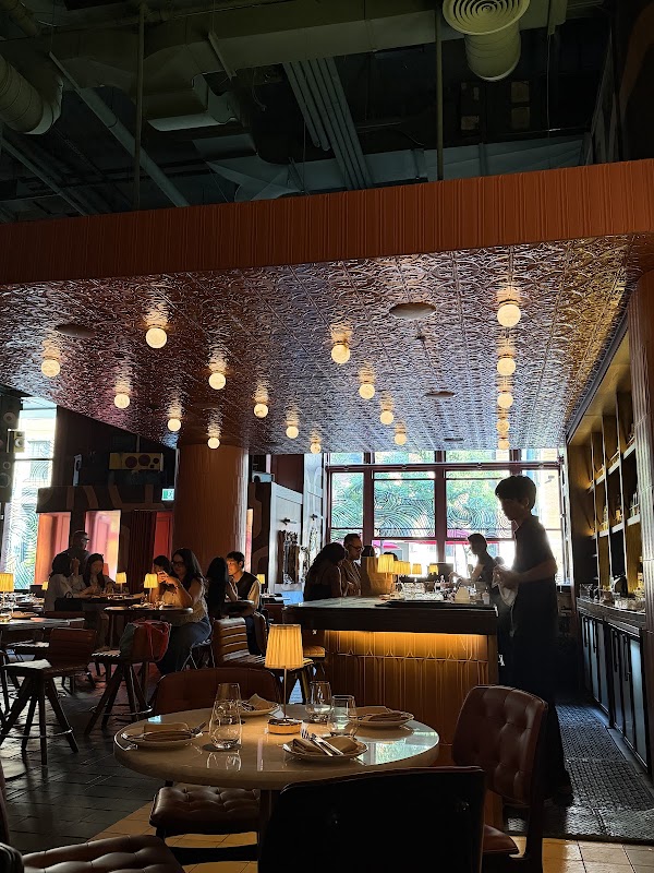 Vinny Toronto - Restaurant & Vinyl Bar 5