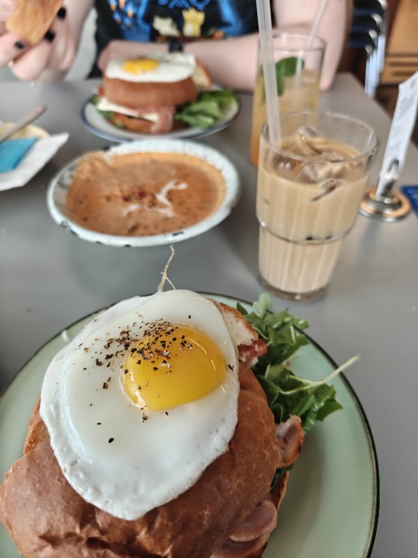 바통 밀 카페 Yongsan coffee baton cafe brunch restaurant カフェ コーヒー 2