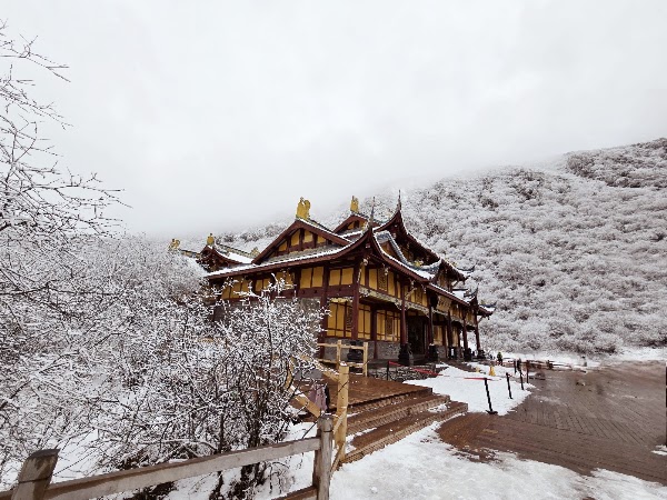 Huanglong Scenic Spot 2