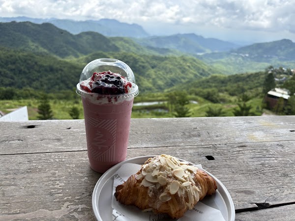 Pino Latte Restaurant & Cafe 4