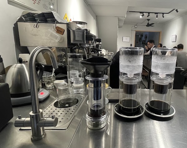 Squeeze Coffee ( Last order is 30 minutes before closing / No socket provided) 4