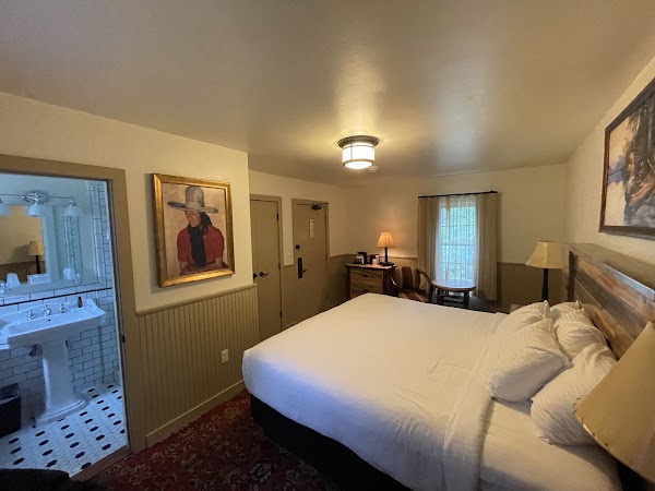 Lake McDonald Lodge 5