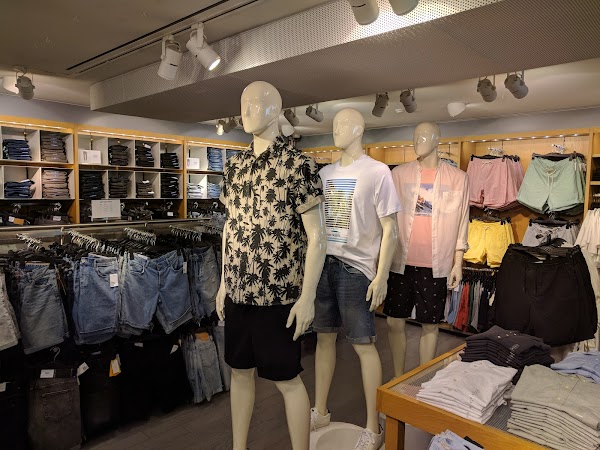 H&M Hongdae 4