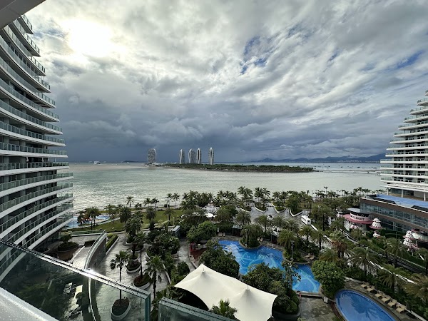 Sanya Longyuewan Seaview Hotel