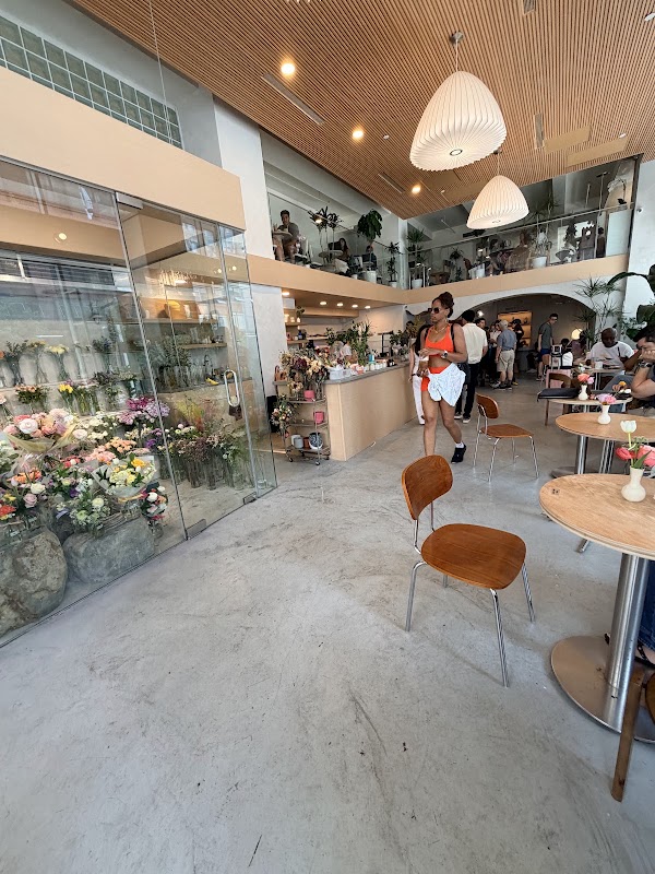 REMI FLOWER COFFEE 2