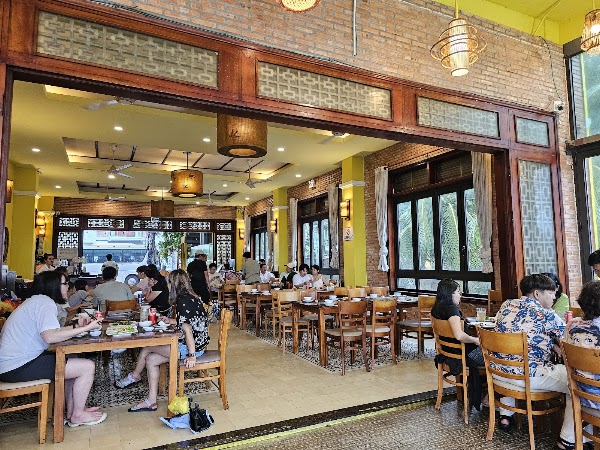 Xin Chao seafood restaurant 5