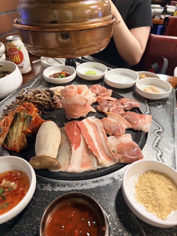 Apgujeong Korean BBQ Restaurant Apgujeong Jejujip Samgyeopsal 4