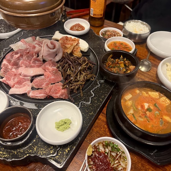 Apgujeong Korean BBQ Restaurant Apgujeong Jejujip Samgyeopsal 3