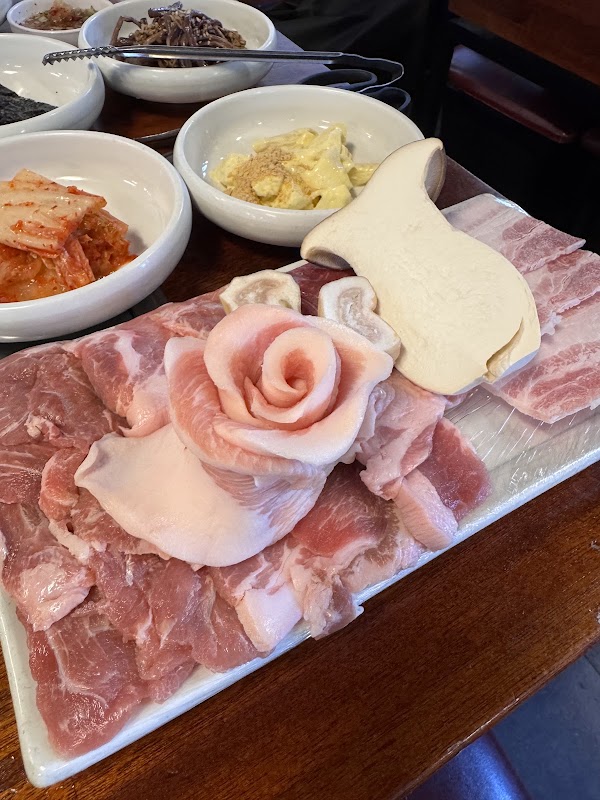 Apgujeong Korean BBQ Restaurant Apgujeong Jejujip Samgyeopsal 2