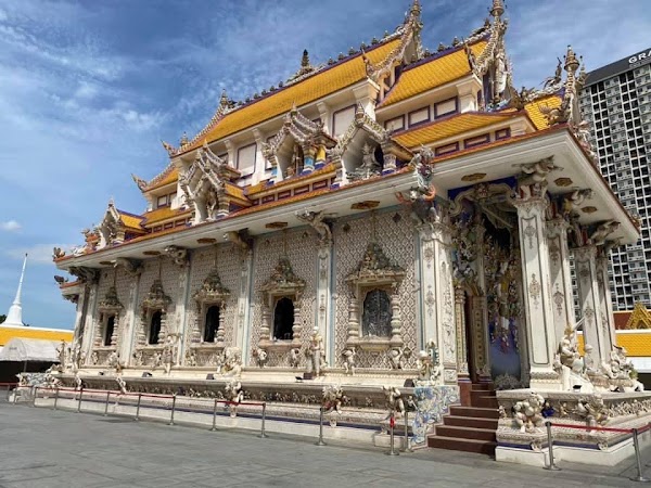 Wat Pariwat Ratchasongkram