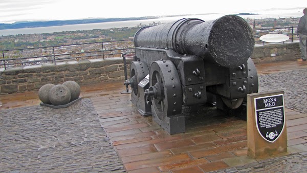 One O’Clock Gun 2