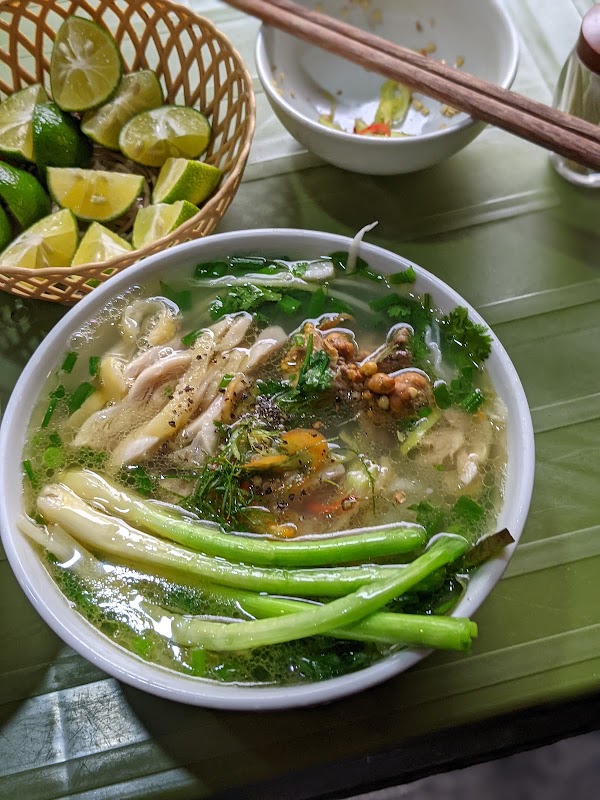Phở gà Bình đen