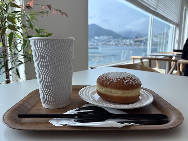 White waves coffee shop 4