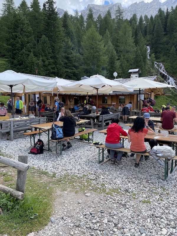 Baita alle Cascate