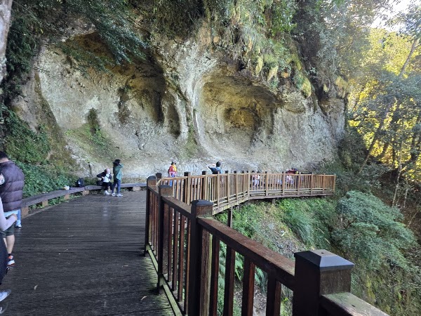 Songlong Rock Waterfall 2