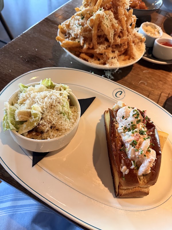 Catalina Kitchen and Bar 4