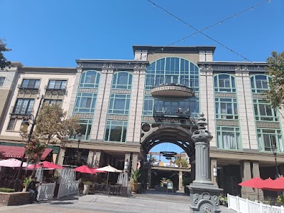 Santana Row 1