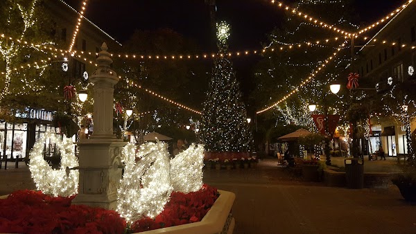 Santana Row 5