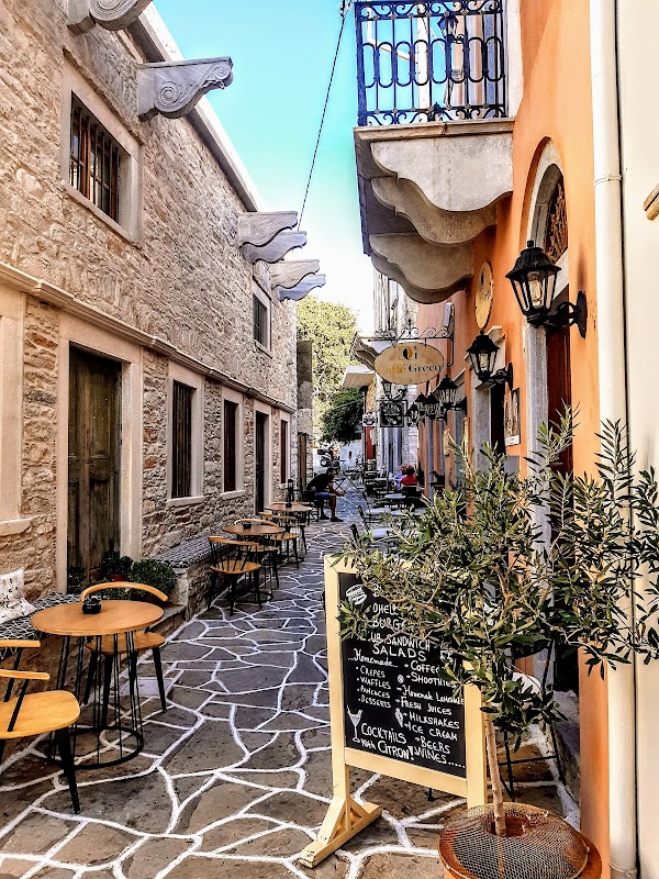 Eparchiaki Odos Naxou-Apiranthou 3
