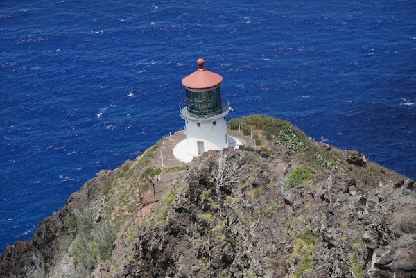 Makapuʻu Point Lighthouse Trail