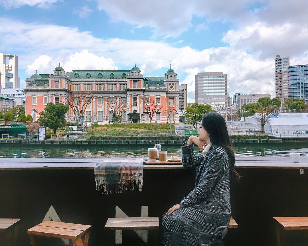 Kitahama: Osaka's Exotic Cafe Street