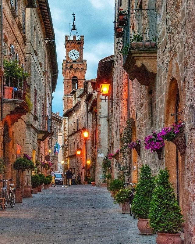 Tuscan Gems: Pienza, San Gimignano, Siena & Chapel Vitaleta