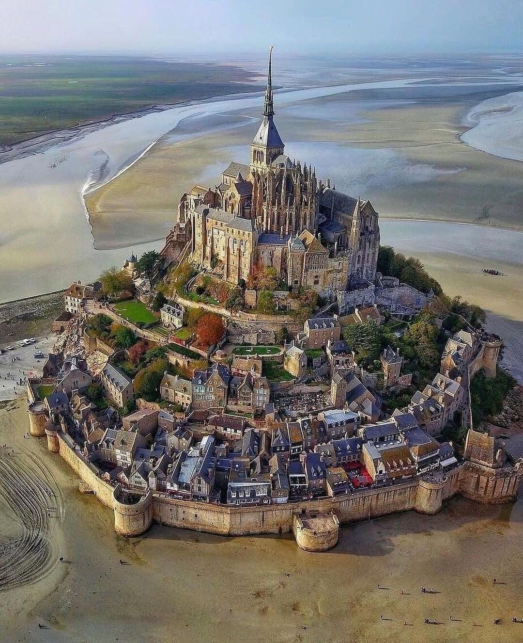 Mont Saint-Michel: A Medieval Architectural Gem