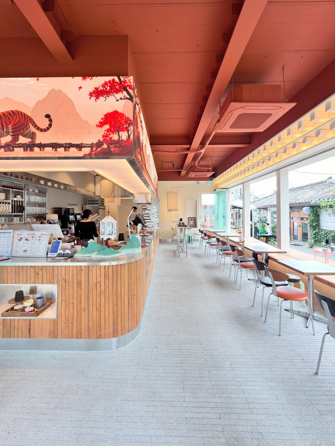 Seoul Coffee Ikseon Main: Hanok View Cafe