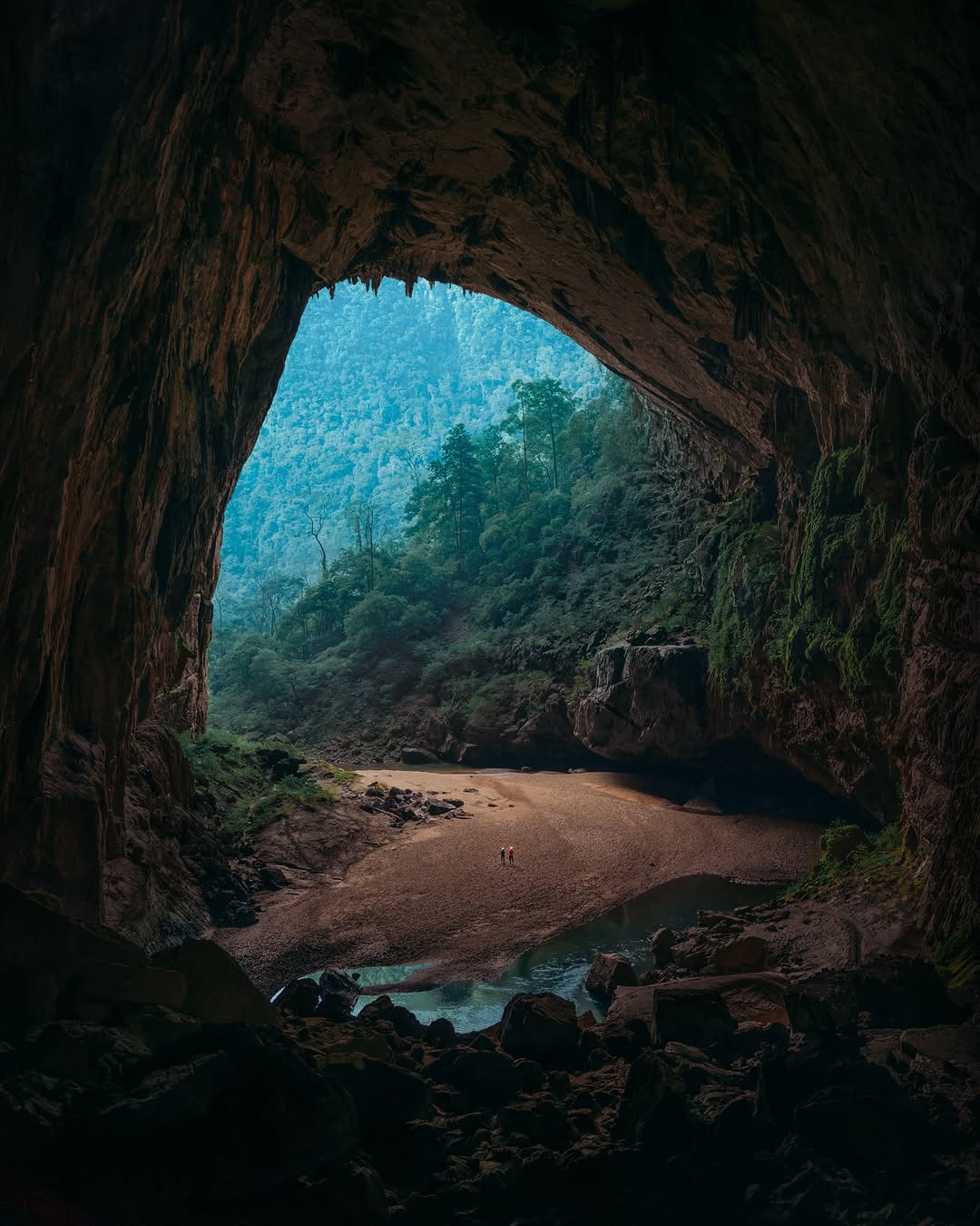 Exploring Vietnam's Hang En Cave Expedition