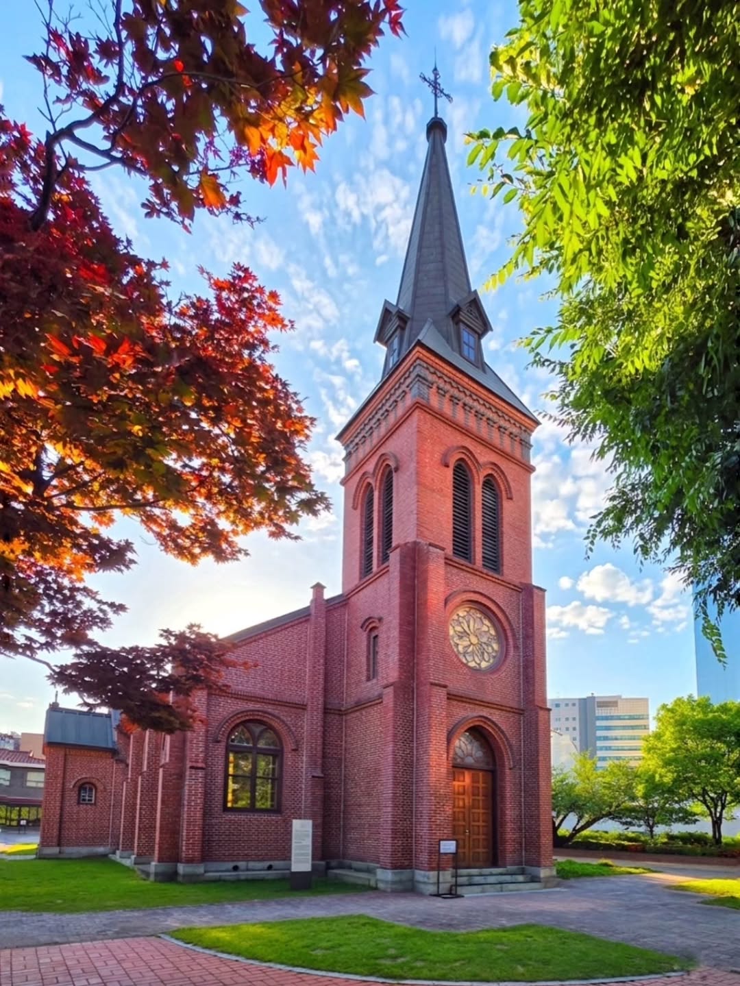 Seoul's Historic Yakhyeon Catholic Church Offers Serenity
