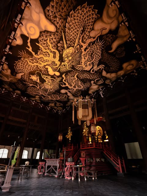 Kenninji Temple Features a Stunning Twin Dragon Painting