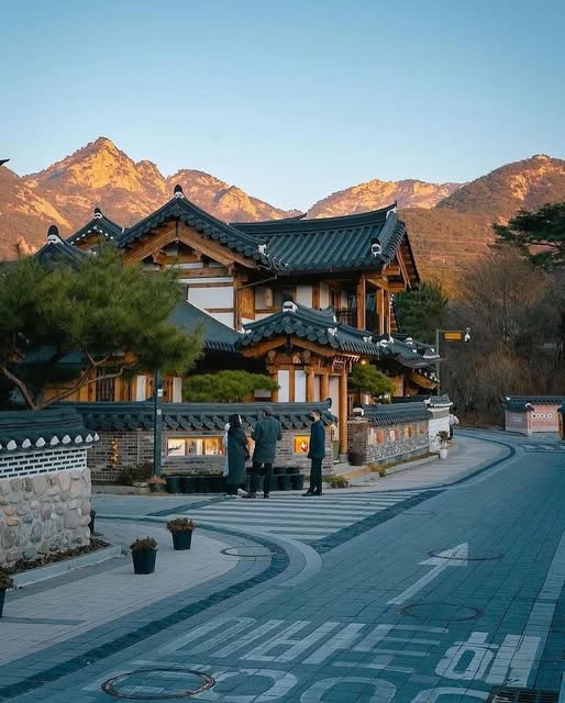 Seoul's Hidden Gem: Traditional Hanok Village