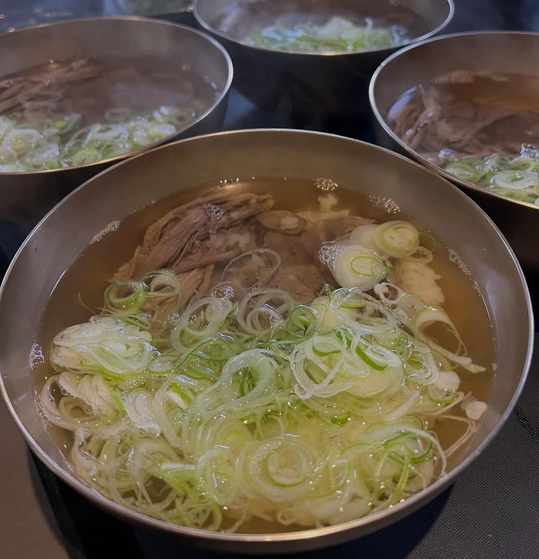 Hongdae Doe-On-Jung Korean Beef Bone Soup