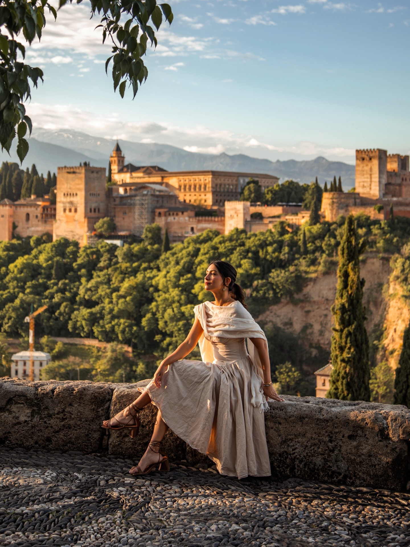 Explore Granada's Alhambra and Charming Neighborhoods