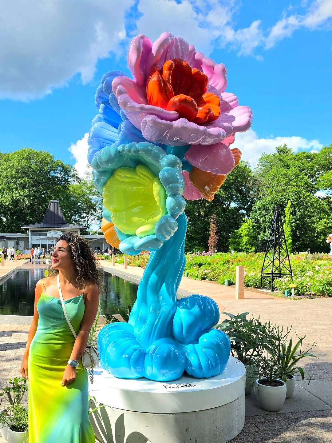 Giant Sculptures Transform Royal Botanical Gardens