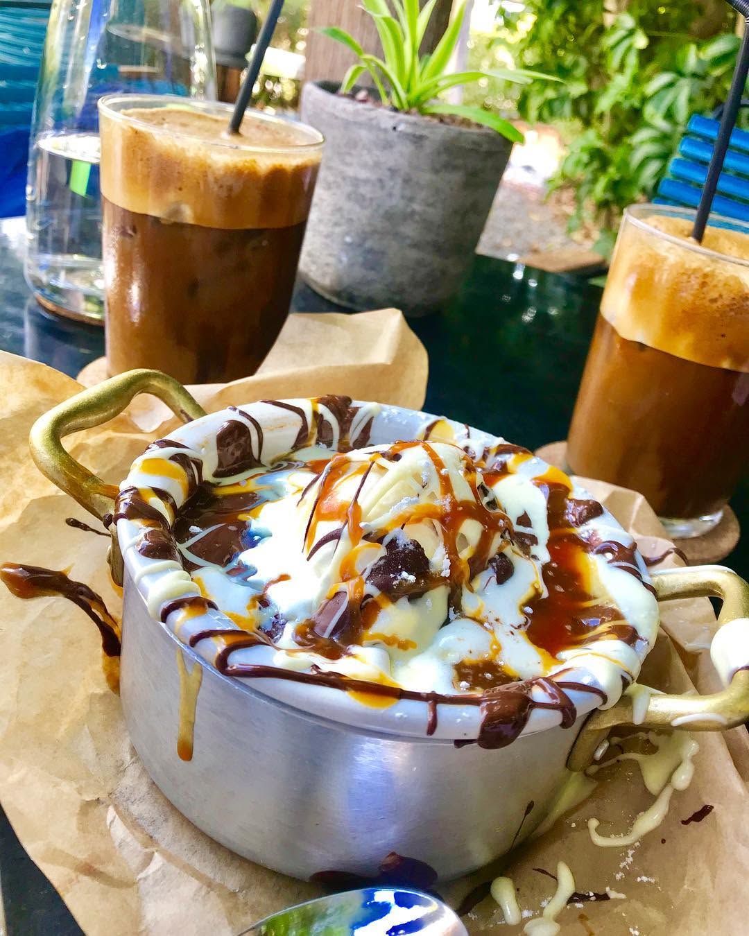 Two Spoons: A Samos Dessert Gem