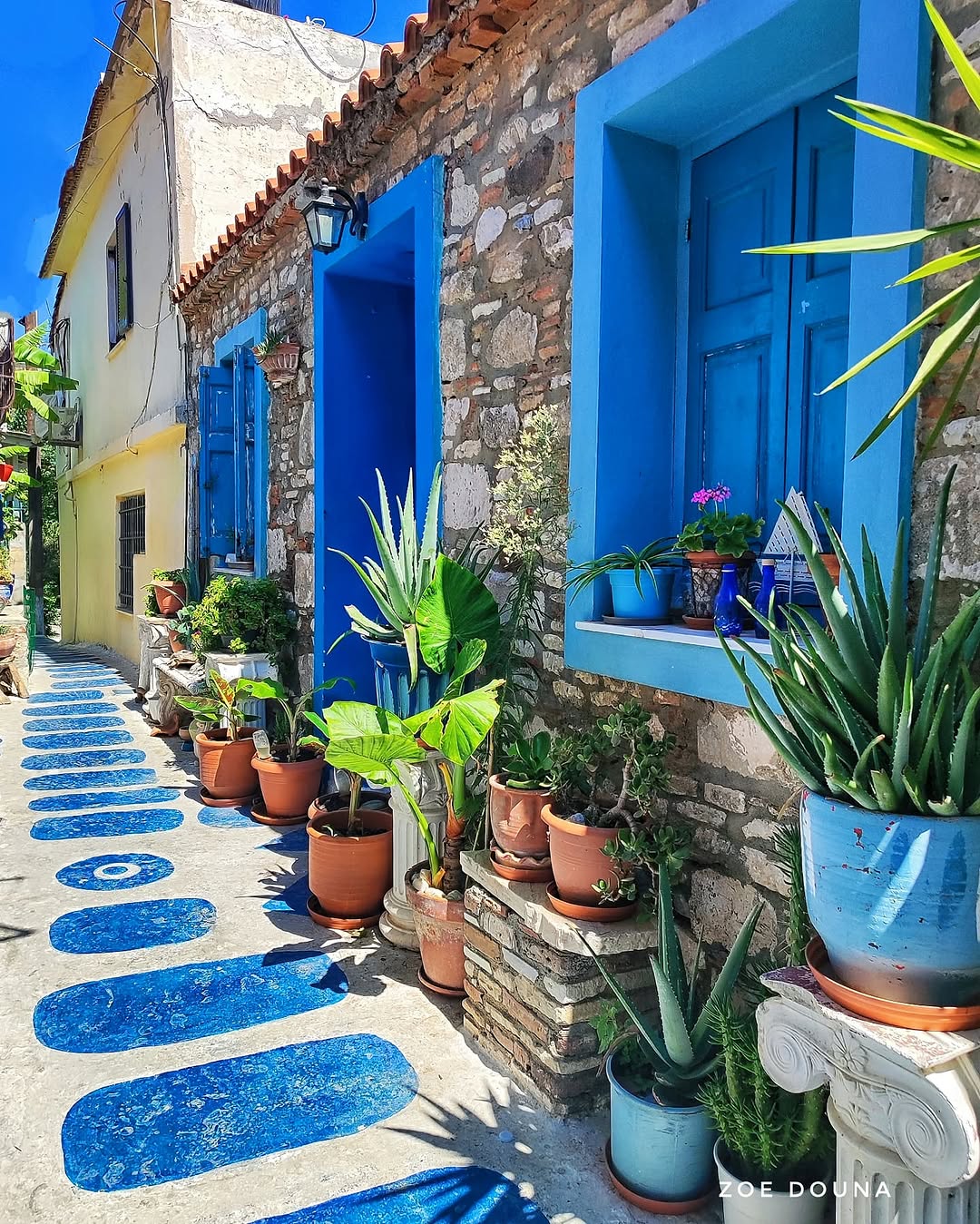 Discover Blue Street's Artistic Charm