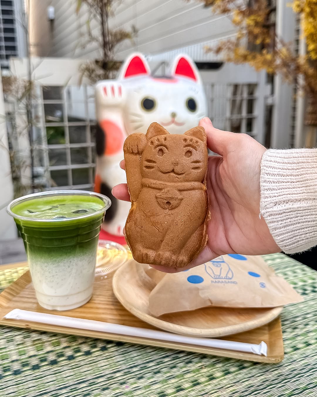 RARASAND: A Modern Café With Manekineko Sweets