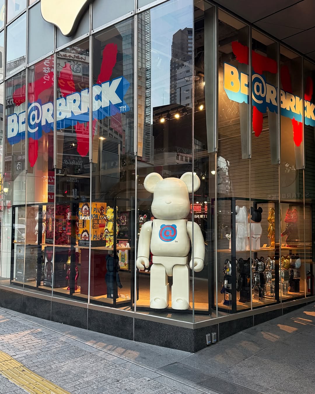 Shibuya Tsutaya Pop-Up Showcases 200 Figures