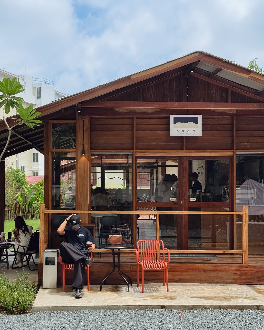 Chiang Mai Cafe Features Wood Architecture