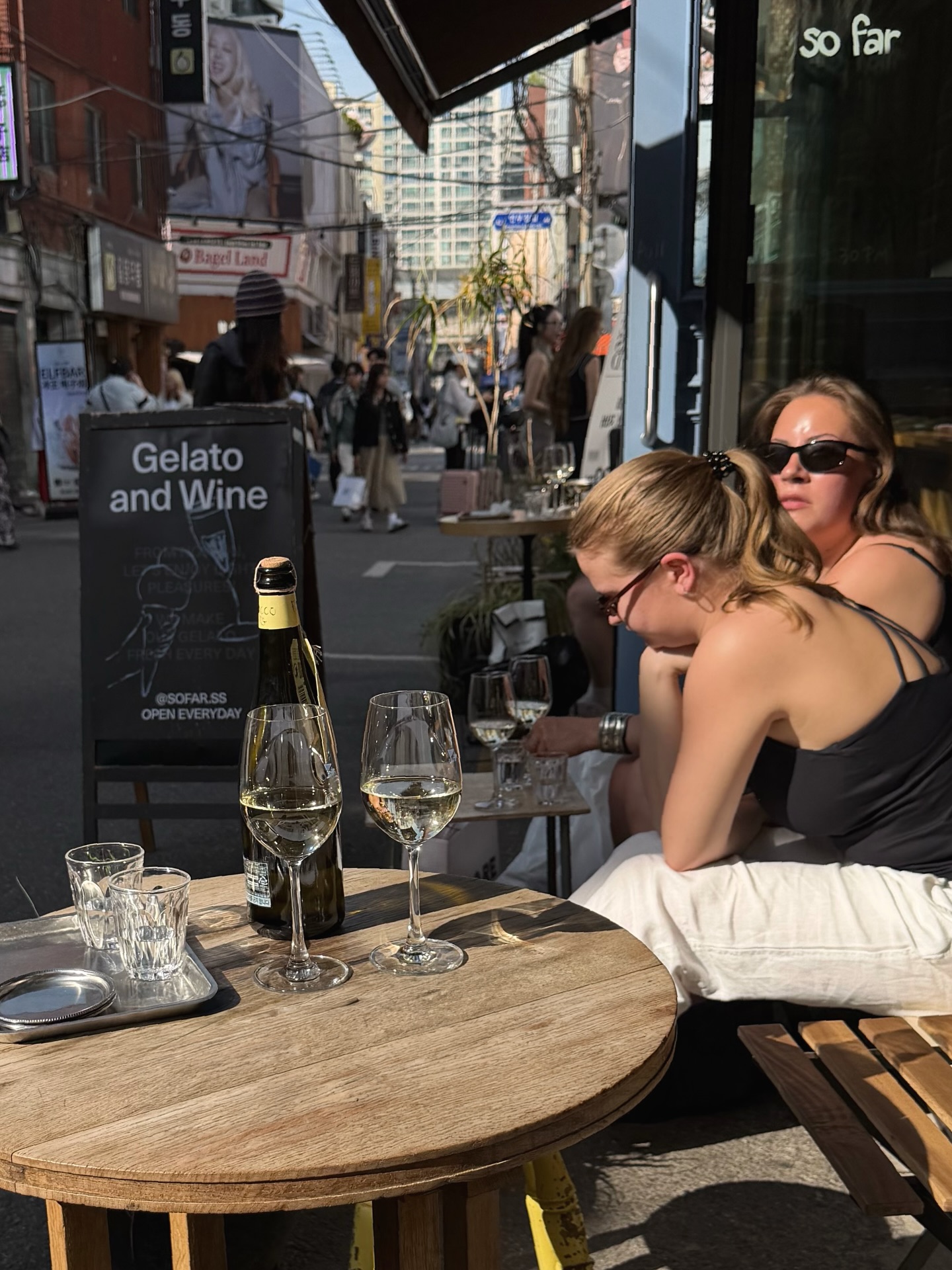 Bagel Land: Hongdae's Cozy Cafe Escape