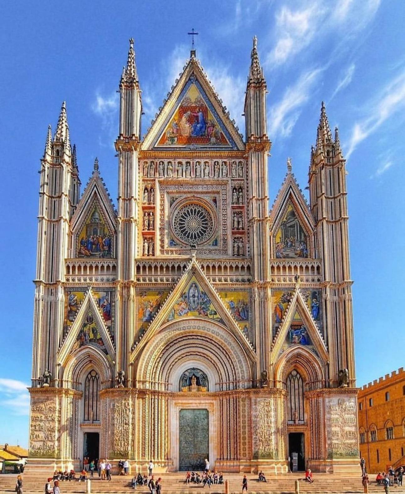 Orvieto Cathedral: A Breathtaking Gothic Masterpiece