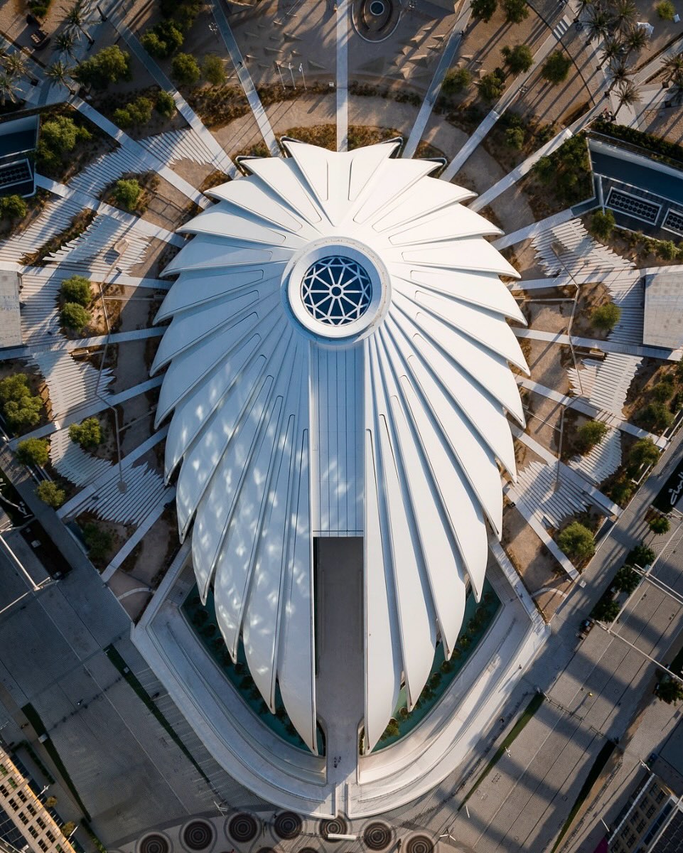 UAE Pavilion's Falcon-Inspired Kinetic Design